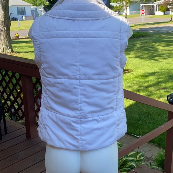 Vintage white puffer vest - Picture 3 of 5